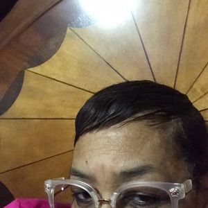 Meet your Posher, Ven dora